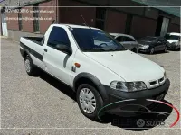 Usata Fiat Strada 80 CV (58 kW) 2004 Bianco Pick-up