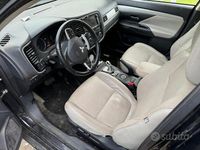 Usata Mitsubishi Outlander P-HEV 121 CV (88 kW) 2015 Nero SUV