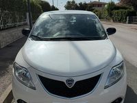 Usata Lancia Ypsilon 80 CV (58 kW) 2016 Bianco Utilitaria