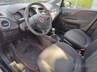 Usata Fiat Punto Lounge 69 CV (50 kW) 2015 Blu Utilitaria