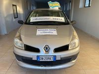 Usata Renault Clio II 75 CV (55 kW) 2008 Argento Berlina