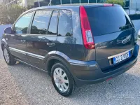 Usata Ford Fusion 80 CV (58 kW) 2011 Blu Utilitaria