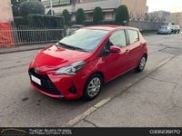 Usata Toyota Yaris Hybrid Cool 101 CV (74 kW) 2019 Rosso Berlina