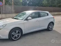 Usata Alfa Romeo Giulietta 82 CV (60 kW) 2016 Grigio Utilitaria