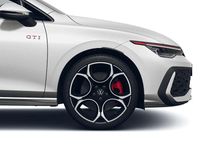 Nuova VW Golf VIII GTI 265 CV (194 kW) 2026 Oryx white perlato Berlina