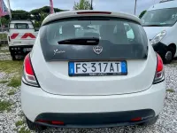 Usata Lancia Ypsilon Gold 69 CV (50 kW) 2018 Bianco Utilitaria
