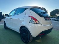 Usata Lancia Ypsilon Silver 69 CV (50 kW) 2022 Bianco Utilitaria