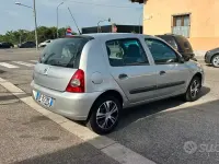 Usata Renault Clio II 58 CV (42 kW) 2008 Grigio Berlina