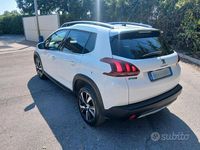 Używany Peugeot 2008 102 KM (75 kW) 2018 Biały SUV