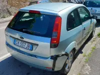 Usata Ford Fiesta Ambiente 75 CV (55 kW) 2003 Verde Utilitaria