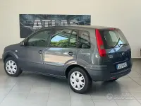 Usata Ford Fusion 80 CV (58 kW) 2005 Nero Utilitaria