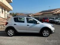 Usata Dacia Sandero Stepway 90 CV (66 kW) 2015 Grigio Berlina