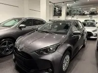 Usata Toyota Yaris Hybrid Business Edition 115 CV (84 kW) 2022 Grigio Berlina