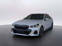 Nuova BMW 520 197 CV (144 kW) 2026 Mineral white metallizzato Station wagon