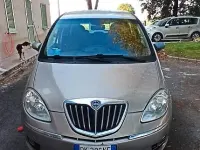 Usata Lancia Musa 90 CV (66 kW) 2008 Giallo Monovolume