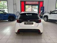 Usata Toyota Yaris Hybrid Lounge 116 CV (85 kW) 2021 Bianco Utilitaria