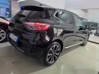 Begagnad Renault Clio V Techno 94 HK (69 kW) 2025 Svart Sedan