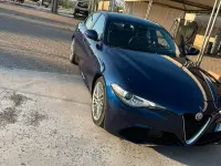 Usata Alfa Romeo Giulia 150 CV (110 kW) 2017 Blu Berlina