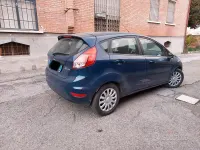 Usata Ford Fiesta 75 CV (55 kW) 2015 Blu Utilitaria