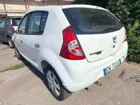 Usata Dacia Sandero 75 CV (55 kW) 2009 Bianco Berlina