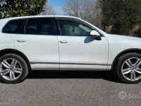Usata VW Touareg 245 CV (180 kW) 2013 Bianco SUV