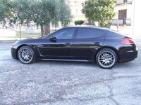 Usata Porsche Panamera 250 CV (183 kW) 2013 Nero pastello Utilitaria