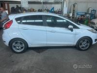 Usata Ford Fiesta 75 CV (55 kW) 2014 Bianco Utilitaria