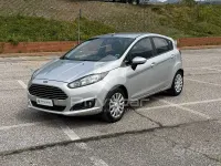 Usata Ford Fiesta 75 CV (55 kW) 2013 Grigio Utilitaria