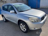 Usata Toyota RAV4 135 CV (99 kW) 2006 Grigio SUV