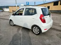 Usata Hyundai i10 66 CV (48 kW) 2013 Bianco Utilitaria