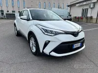 Usata Toyota C-HR Active 122 CV (89 kW) 2023 Bianco SUV