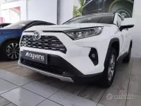 Usata Toyota RAV4 Hybrid Active 178 CV (130 kW) 2024 Bianco SUV