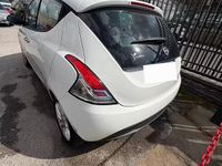 Begagnad Lancia Ypsilon 95 HK (69 kW) 2014 Halvkombi