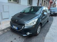 Usata Peugeot 208 Allure 68 CV (50 kW) 2014 Grigio Utilitaria