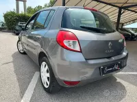 Usata Renault Clio II Dynamique 75 CV (55 kW) 2010 Grigio Berlina