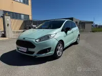 Usado Ford Fiesta 75 HP (55 kW) 2016 Verde Citadino