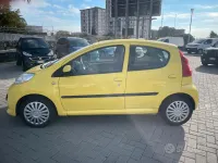 Usata Peugeot 107 54 CV (39 kW) 2007 Giallo Utilitaria