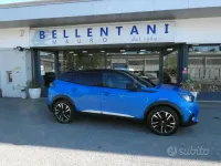 Usata Peugeot e-2008 GT 100 kW (136 CV) 2021 Blu/azzurro SUV