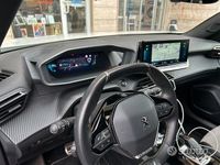 Usata Peugeot e-2008 100 kW (136 CV) 2021 Bianco SUV