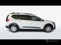 Usata Dacia Jogger Expression 101 CV (74 kW) 2023 Bianco Monovolume