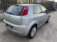 Usata Fiat Grande Punto Dynamic 65 CV (47 kW) 2008 Vari colori pastello Utilitaria