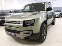 Usata Land Rover Defender SE Dynamic 249 CV (183 kW) 2023 Grigio SUV