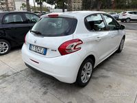 Usata Peugeot 208 82 CV (60 kW) 2014 Bianco Utilitaria