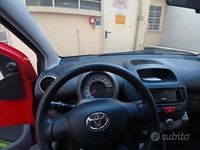 Usata Toyota Aygo 72 CV (52 kW) 2010 Rosso Utilitaria