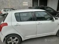 Usata Suzuki Swift 75 CV (55 kW) 2011 Bianco Utilitaria