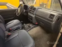 Usata Suzuki Jimny 82 CV (60 kW) 2002 Grigio SUV