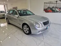 Begagnad Mercedes E320 Avantgarde 224 HK (164 kW) 2005 Grå Kombi