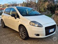 Usata Fiat Grande Punto 75 CV (55 kW) 2010 Bianco Utilitaria