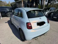 Usata Fiat 500e La Prima 42 kW (58 CV) 2020 Blu/azzurro Utilitaria