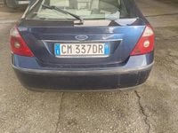 Usata Ford Mondeo 131 CV (96 kW) 2003 Blu Berlina